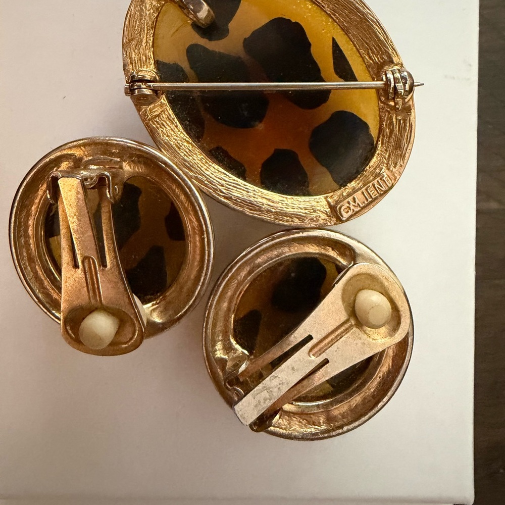 M Jent Vintage Leopard Clip-On Earrings and Pendant - Picture 2 of 7